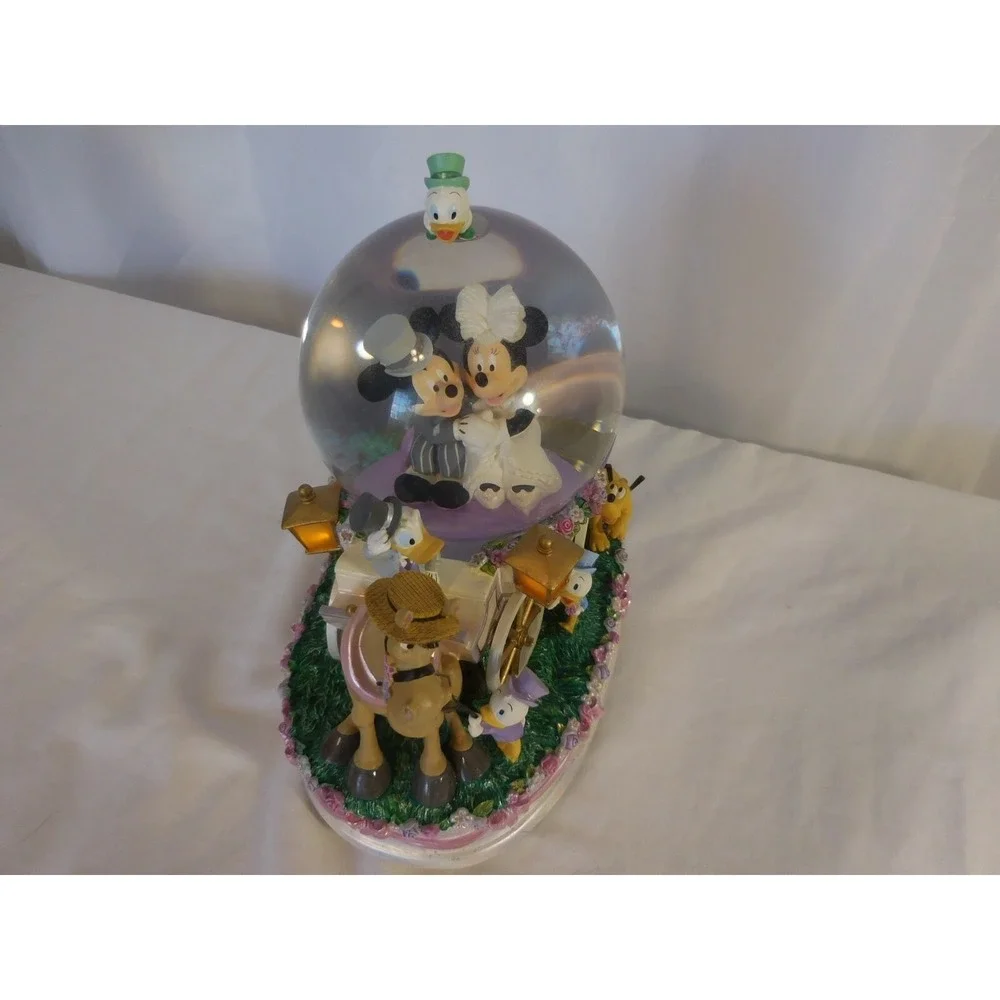 Disney Mickey & Minnie Wedding Coach Musical Snow Globe Just Married Lights up